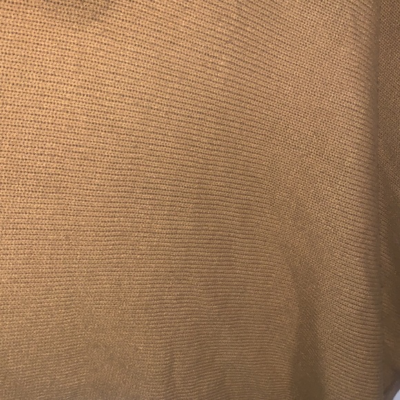 Poncho - Picture 11 of 11